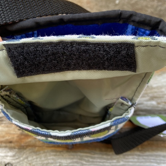 NWT OlovesM Eco-Friendly Cell Phone & Water Bottle Plus Made with Yoga Mats Bag - Picture 7 of 11